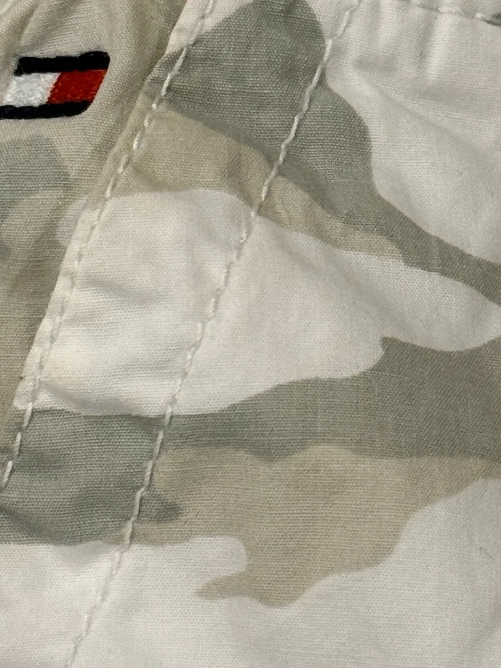 Tommy Hilfiger Toddler Boys Cargo Shorts White Camo Logo Size 3T